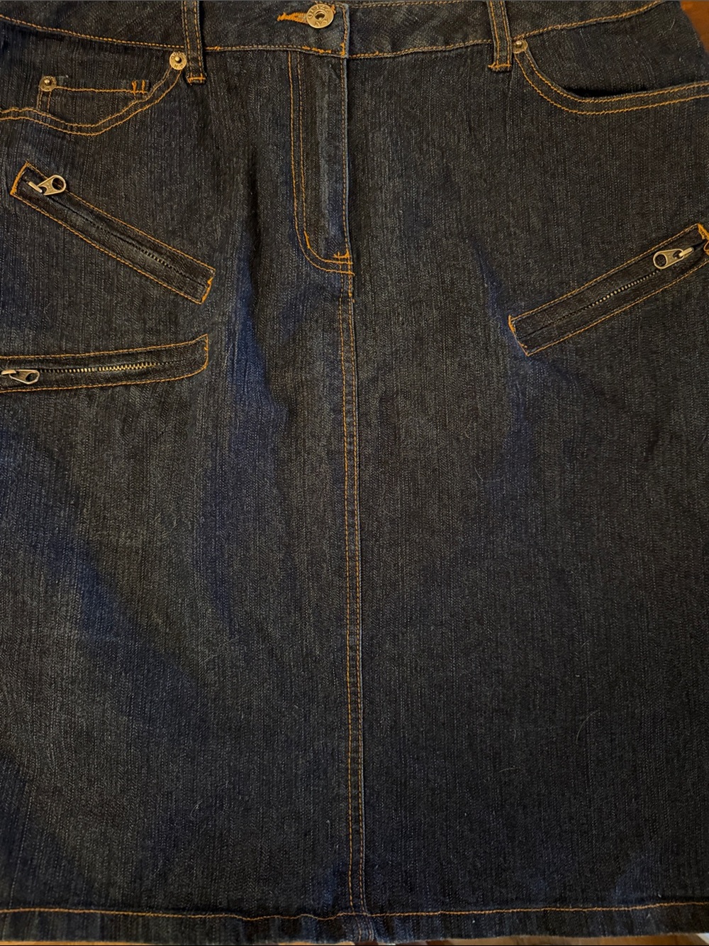Dark Blue Denim skirt with Zip Pocket Details